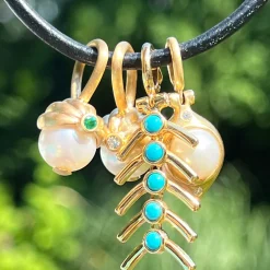 White Diamond and Pearl Scallop Pendant in Yellow Gold