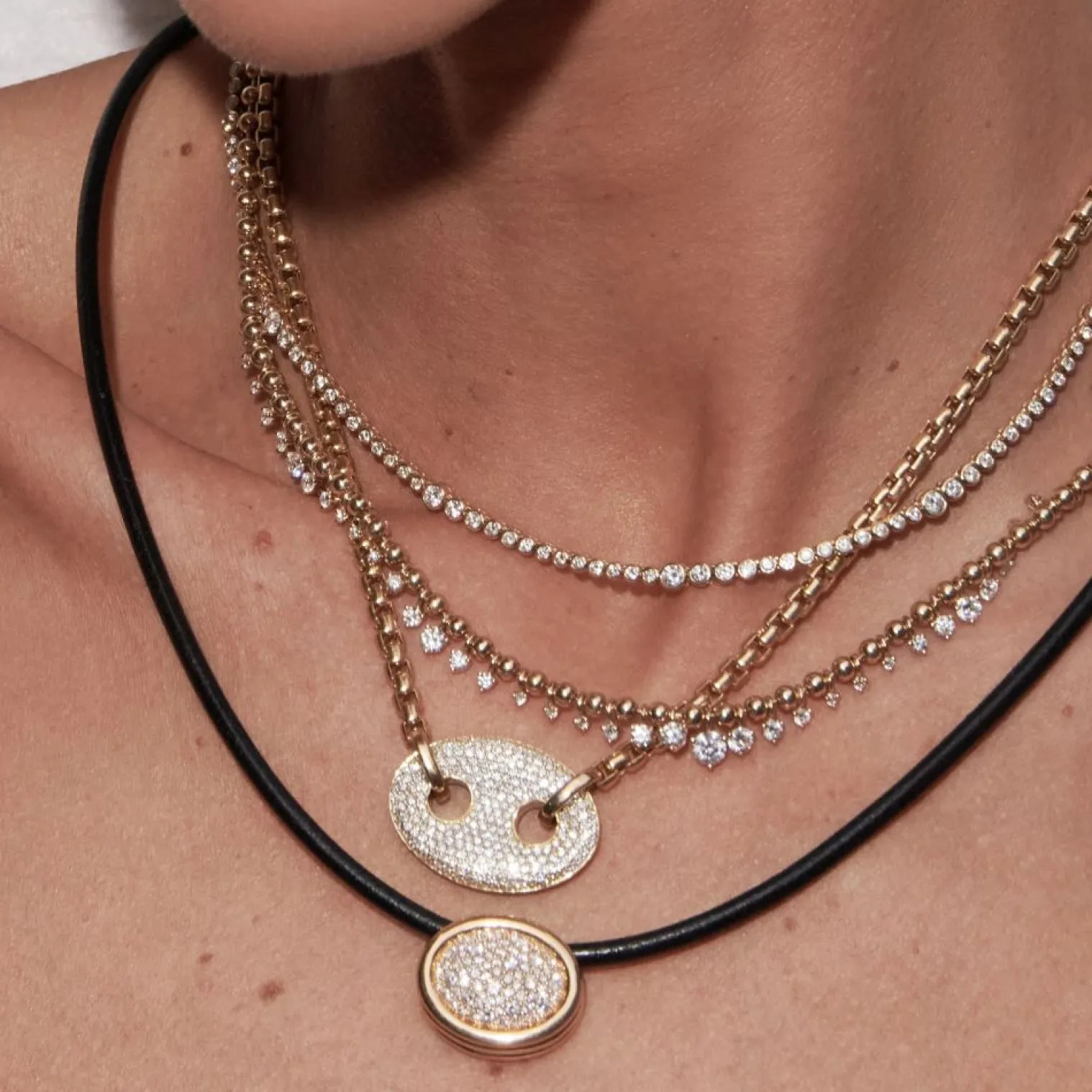 White Diamond Pavé Scuba Choker in Black Leather and Yellow Gold